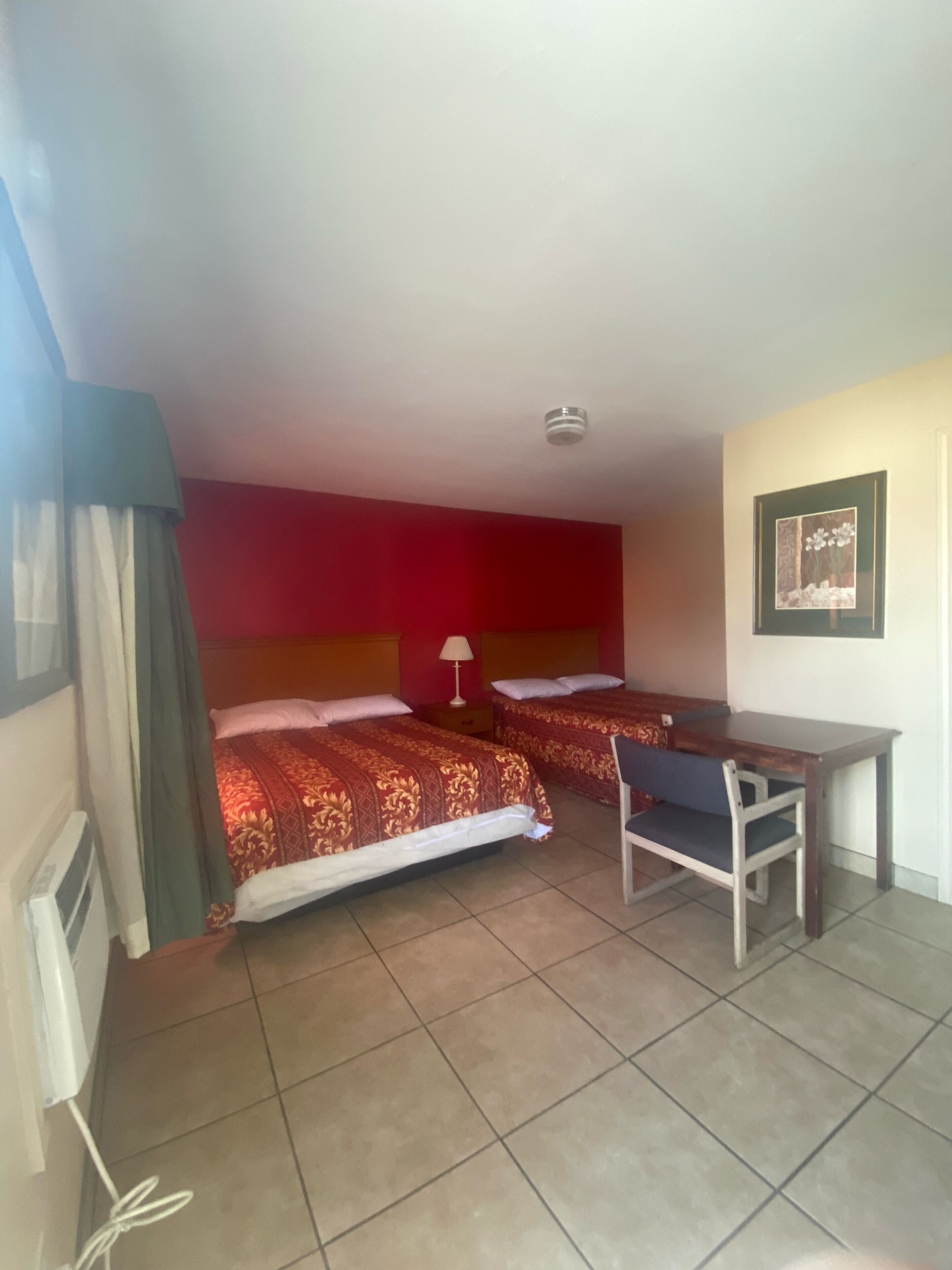 Wifi gratis y ropa de cama 