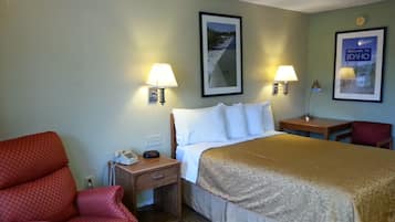 Bureau, rideaux occultants, fer et planche Ă repasser, Wi-Fi gratuit