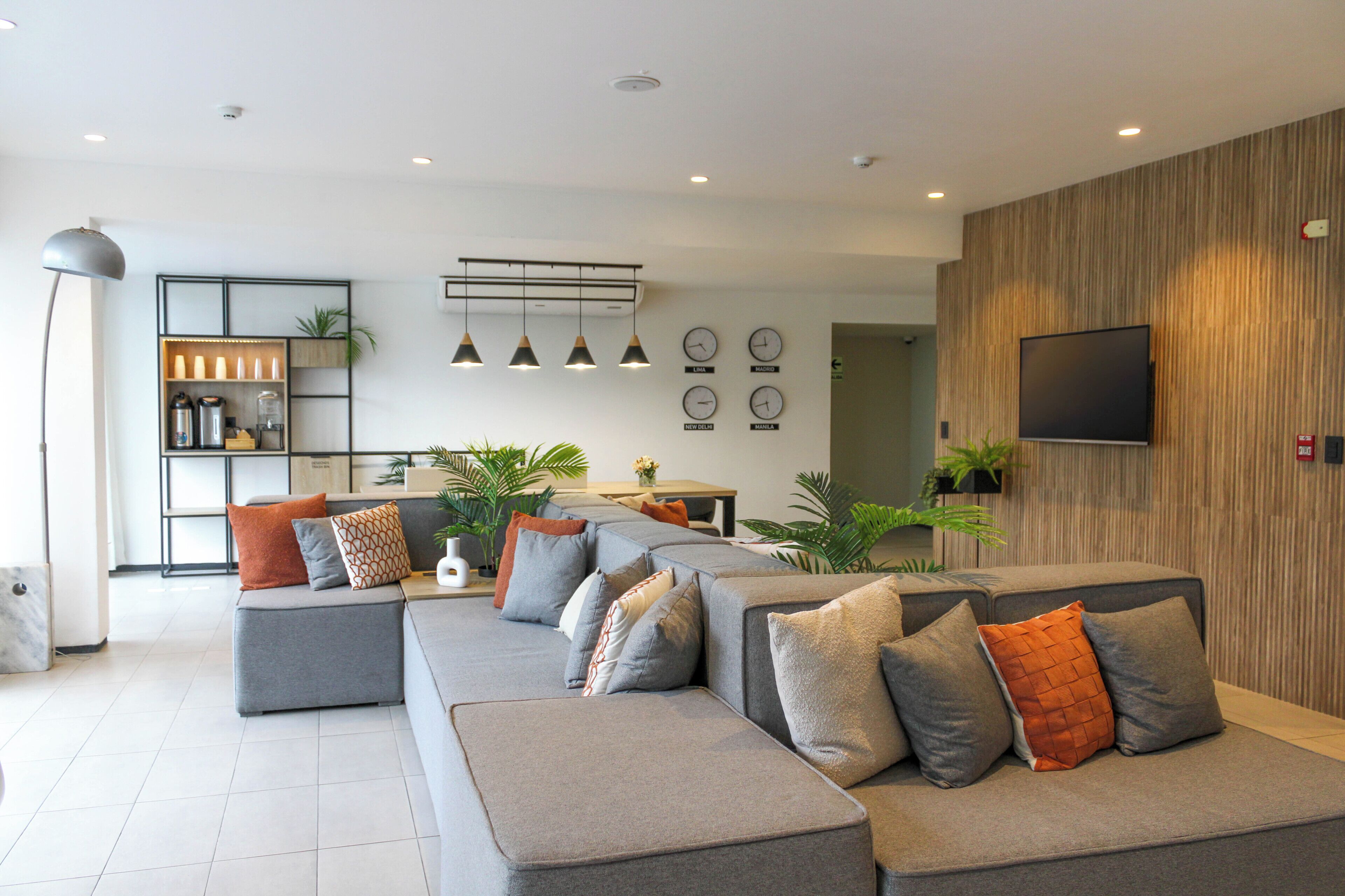 TV LCD 32 pollici con canali digitali, TV