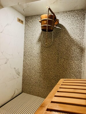 Couples treatment rooms, body treatments, body wraps, facials