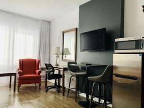 Executive Room, 1 King Bed, Sea View