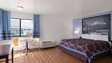 Deluxe Room, 1 King Bed, Non Smoking | Desk, laptop workspace, iron/ironing board, free WiFi