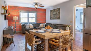 Guest House | Living area