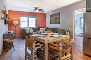 Guest House | Living area