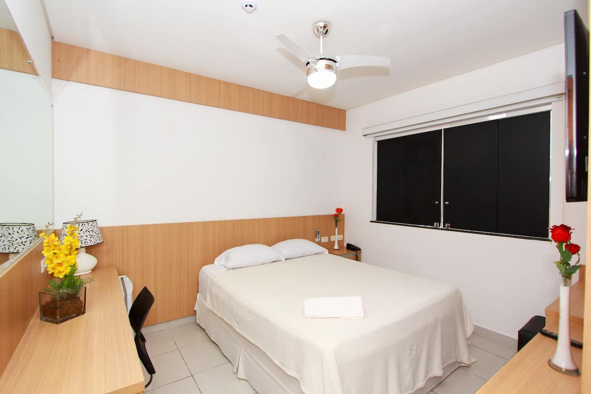 minibar, free wifi, bed sheets