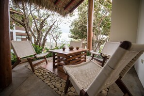 Couples treatment rooms, hot stone massages, Swedish massages, massages - Pacaya Lodge & Spa (Catarina)