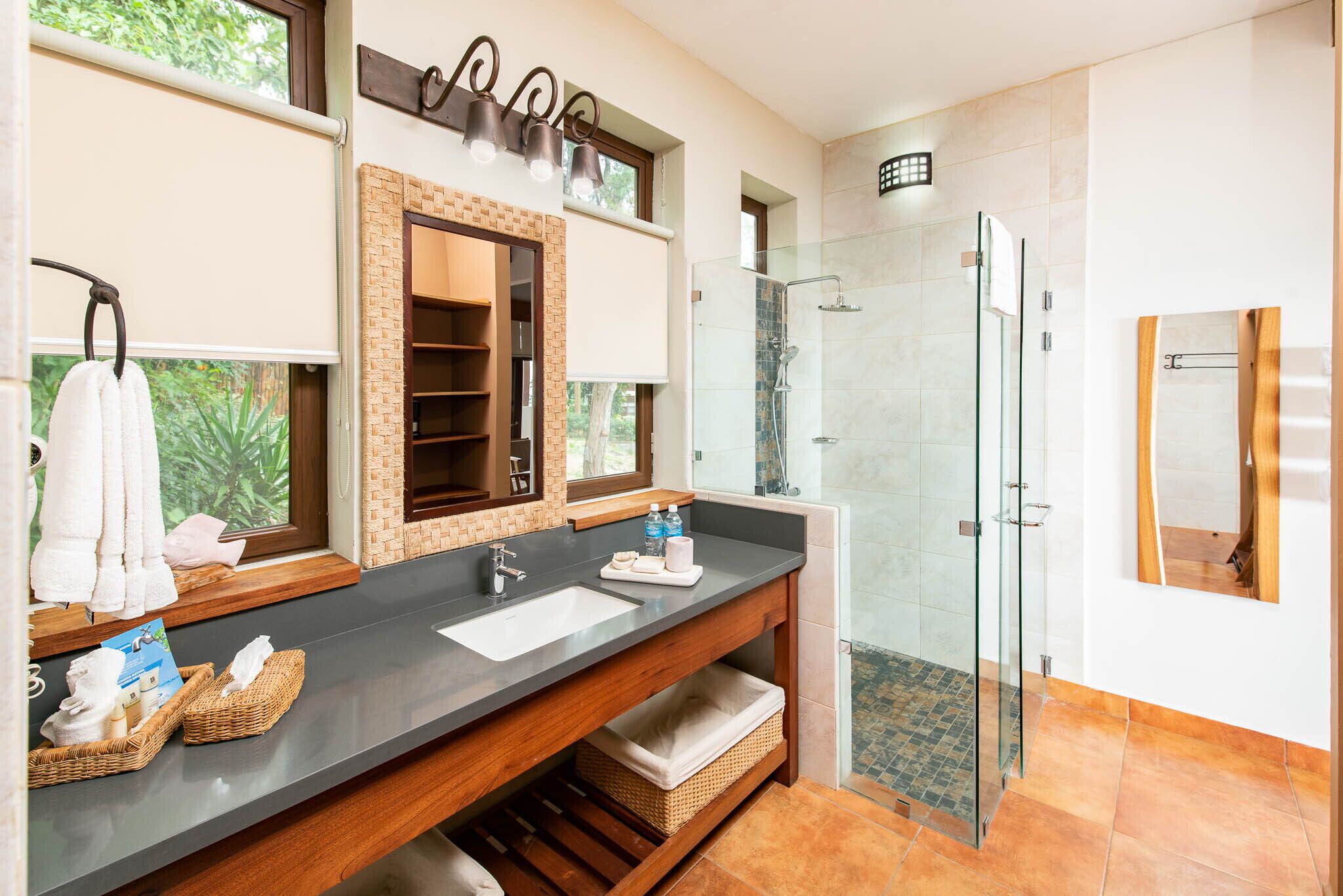 shower, free toiletries, bathrobes, towels