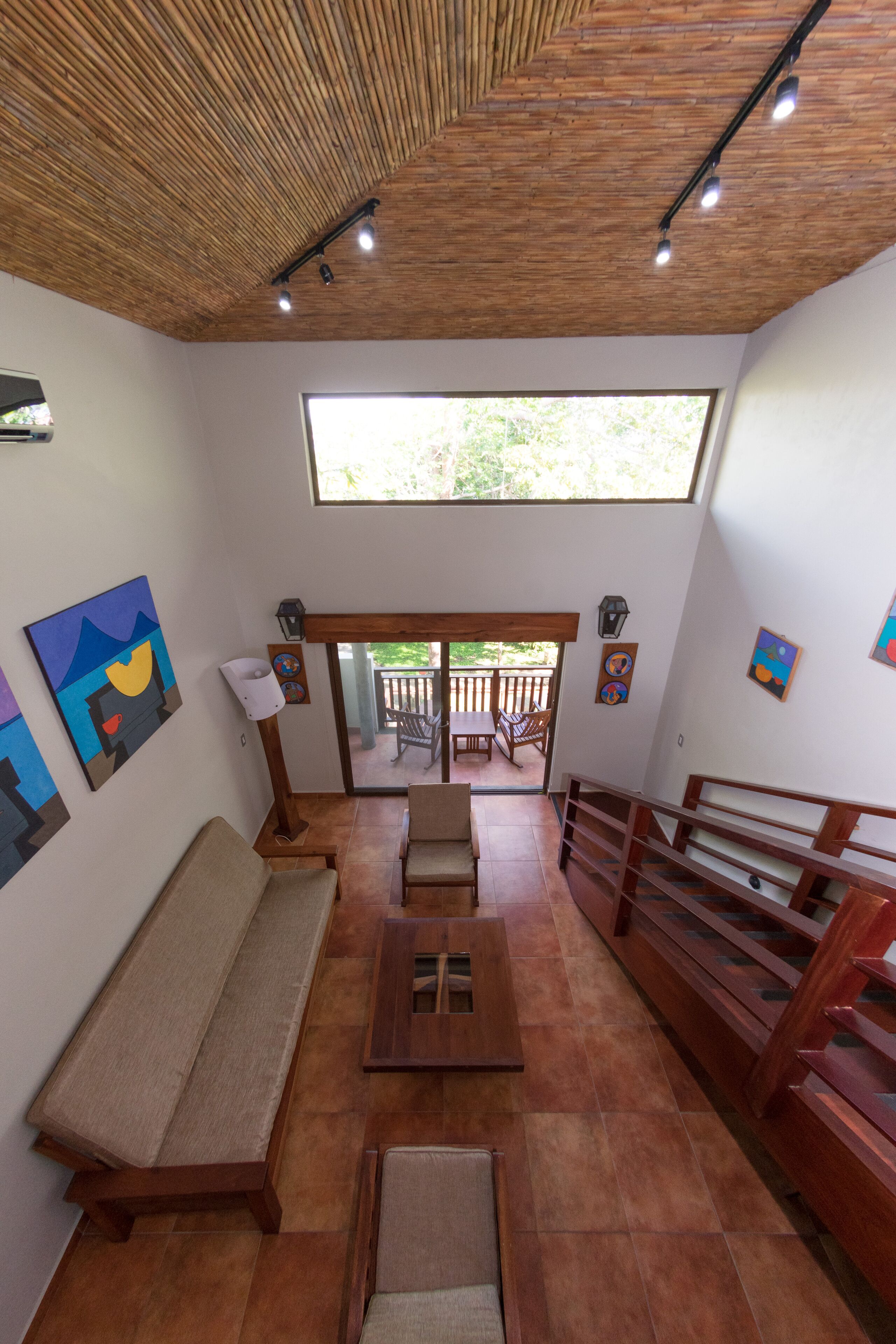 junior suite, 1 king bed | living area