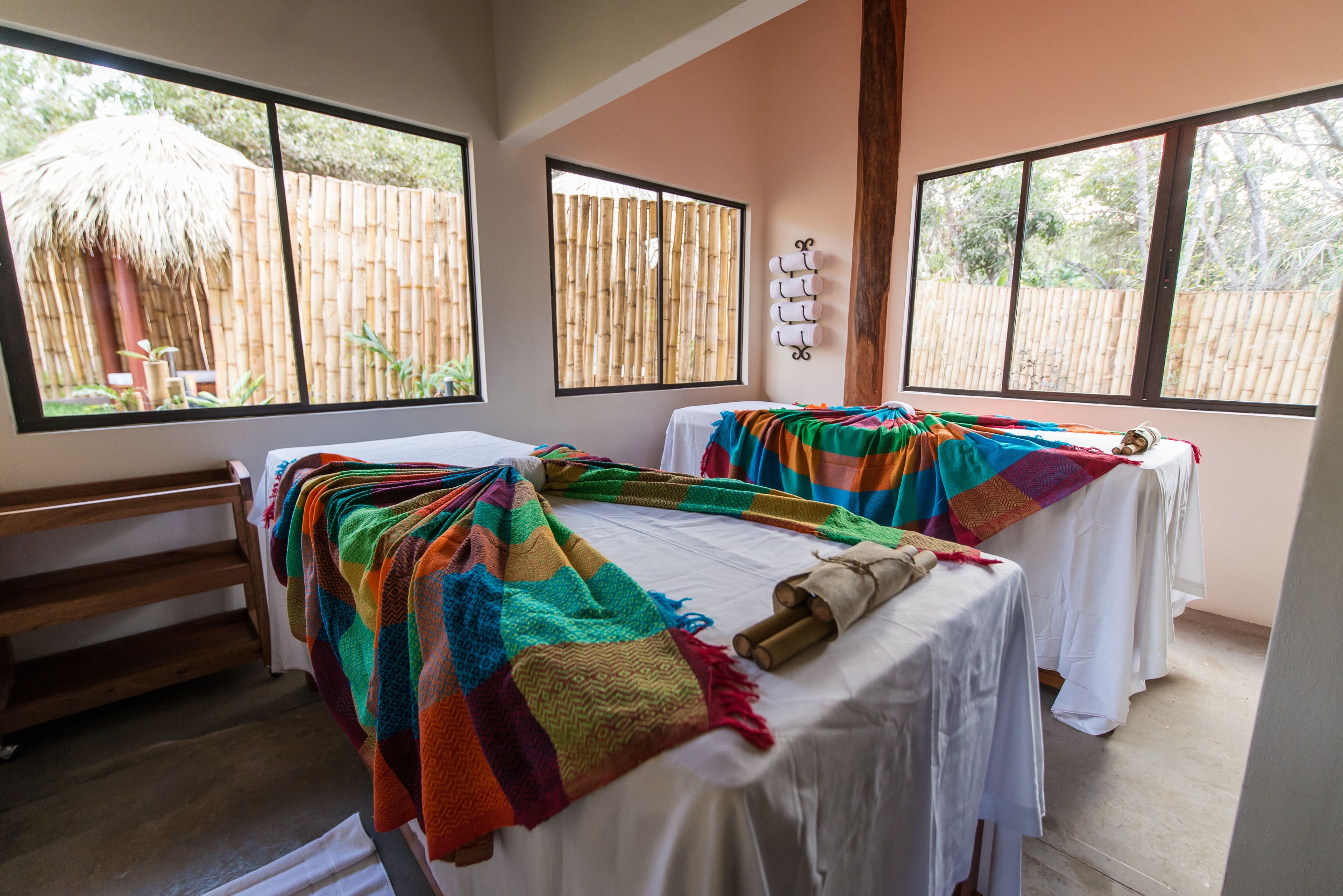 Espace de soins pour les couples, massages aux pierres chaudes