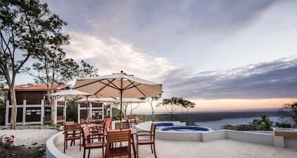 Pacaya Lodge & Spa