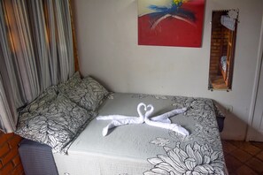 Frigobar, cortinas blackout, Wi-Fi de cortesia, roupa de cama