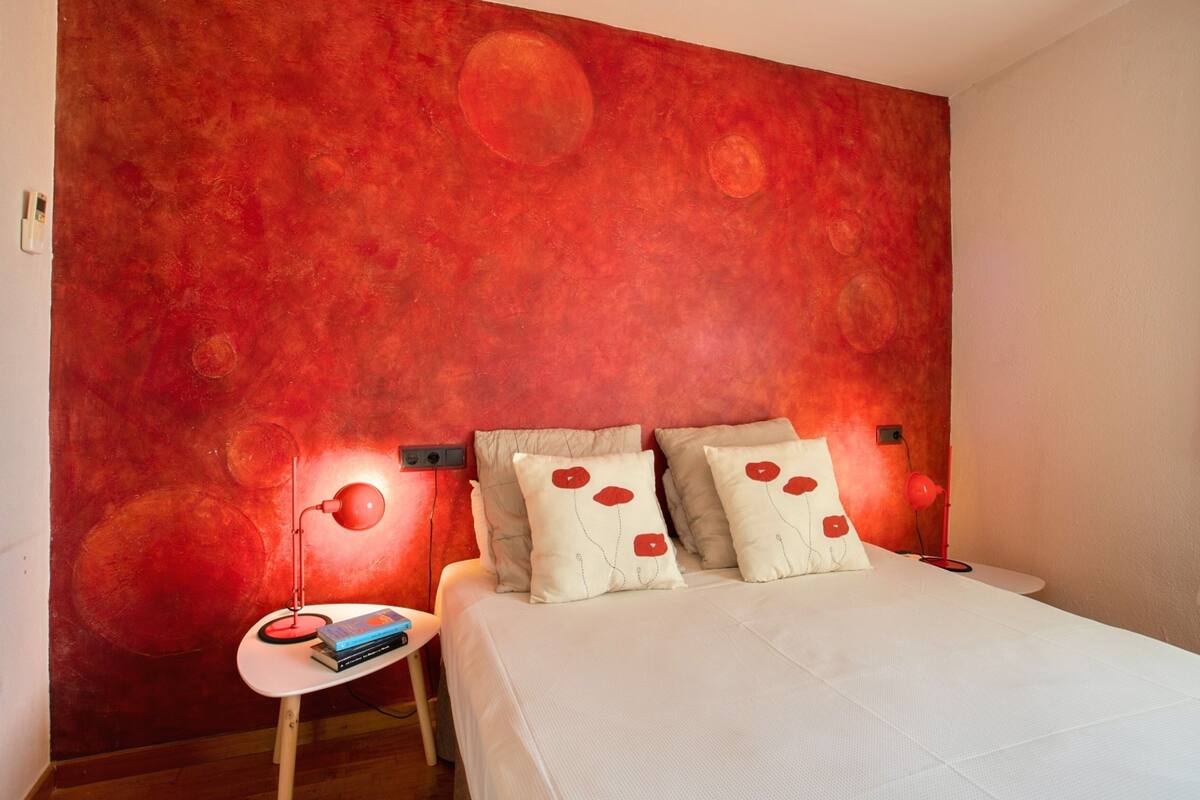 Basic Double Room, 1 Double Bed | In-room safe, desk, laptop workspace, blackout curtains