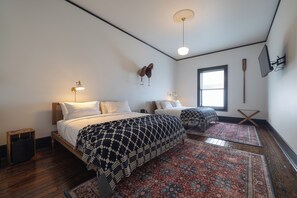 Living area - Hotel Hardware (Dayton)