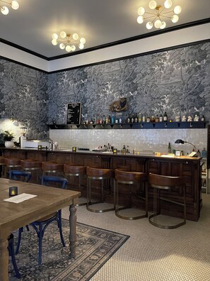 Cocktail bar - Hotel Hardware (Dayton)