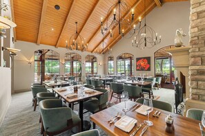 Breakfast, lunch, dinner served; American cuisine, garden views