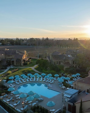 Outdoor pool, pool cabanas (surcharge), pool umbrellas