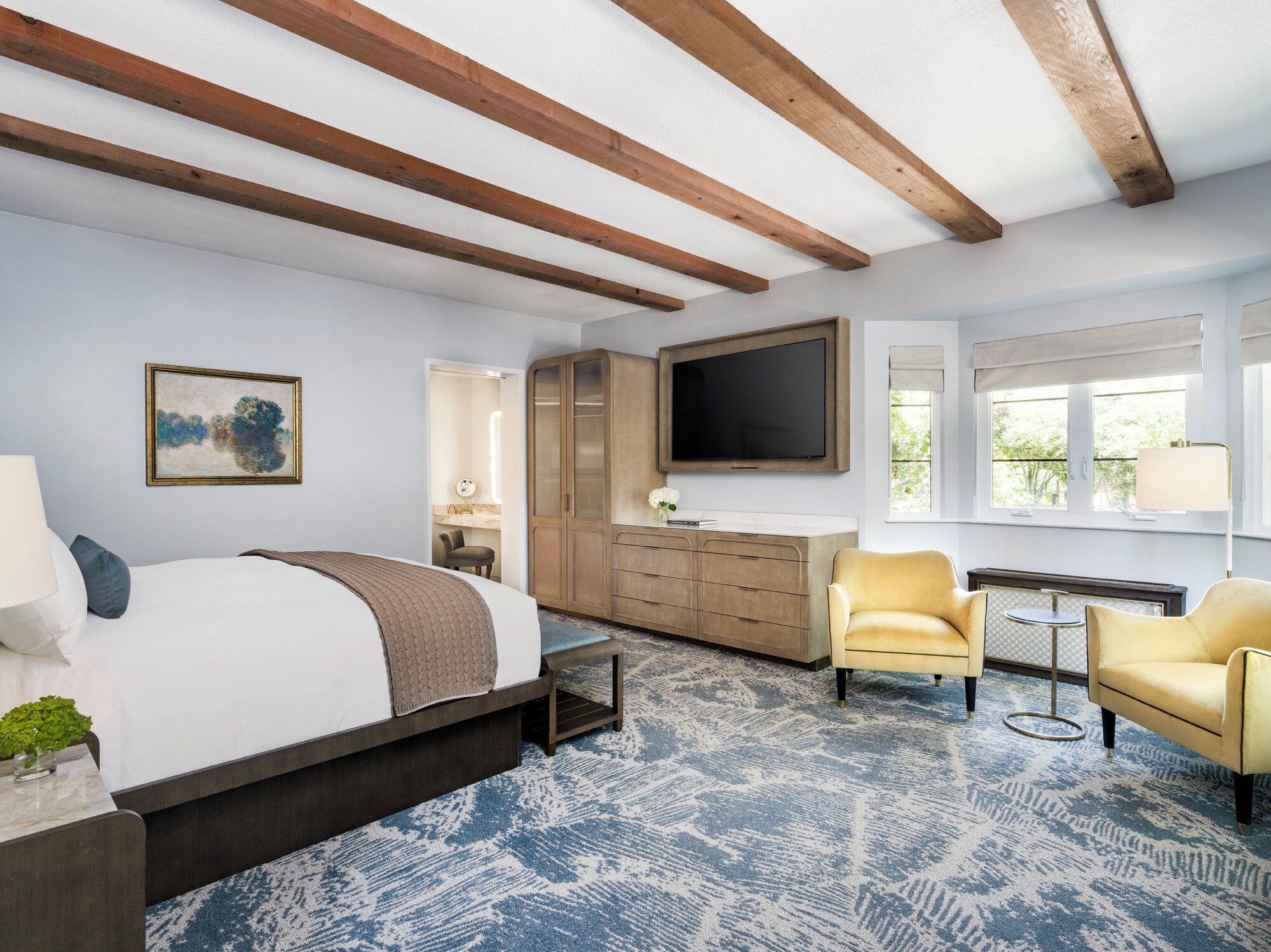 Suite (Vinarosa) | Premium bedding, down comforters, in-room safe, blackout drapes