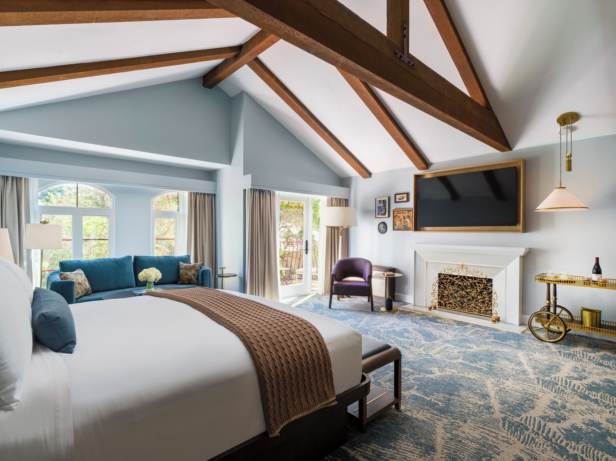 fontana studio suite | premium bedding, down duvets, in-room safe, blackout curtains