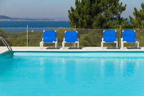 Seasonal outdoor pool - Hotel Duerming San Vicente (O Grove)