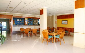 Bar (in der Unterkunft)