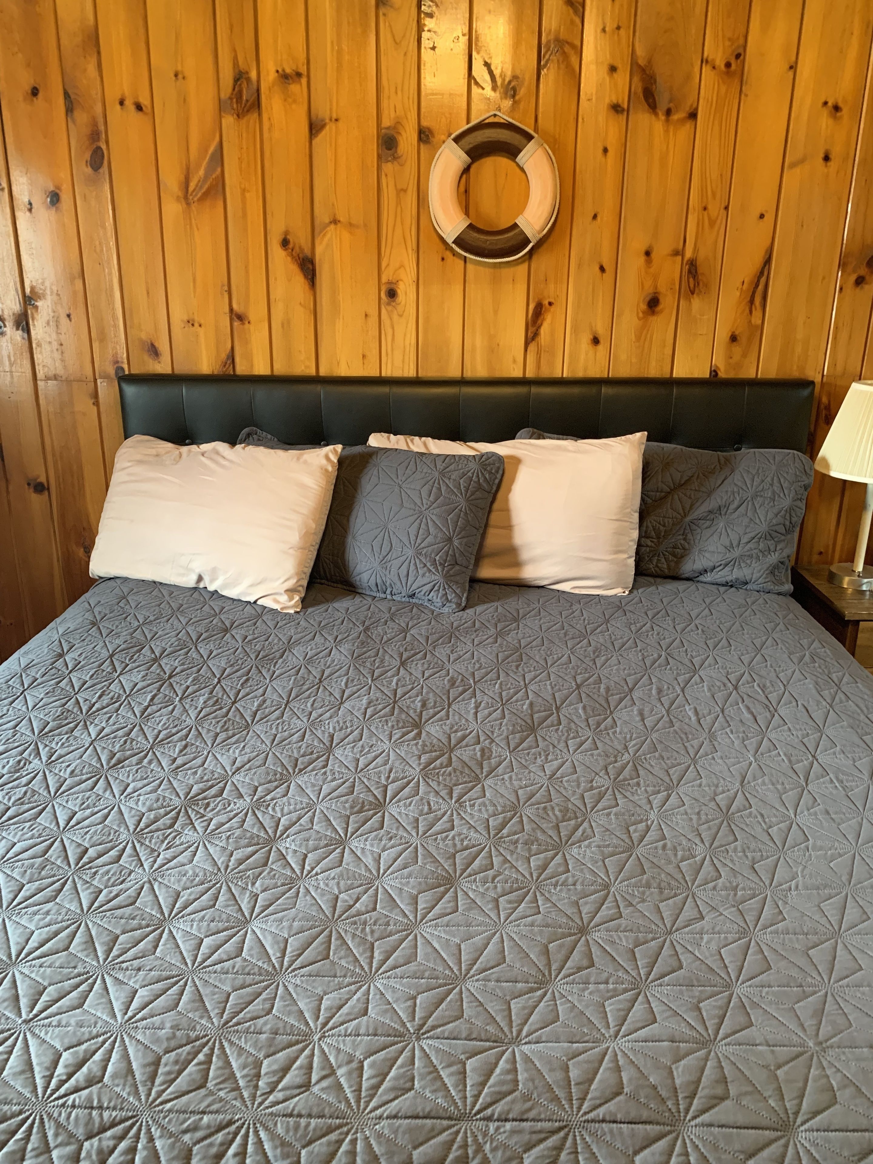 標準客房, 1 張特大雙人床 | 高級寢具、免費 Wi-Fi、方便輪椅出入