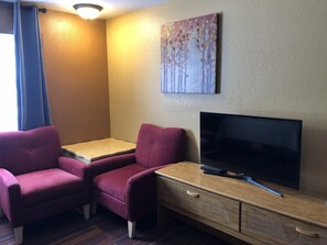 Standard Room, 1 Queen Bed | Premium bedding, free WiFi, wheelchair access - Adoba Hotel Naubinway (Naubinway)