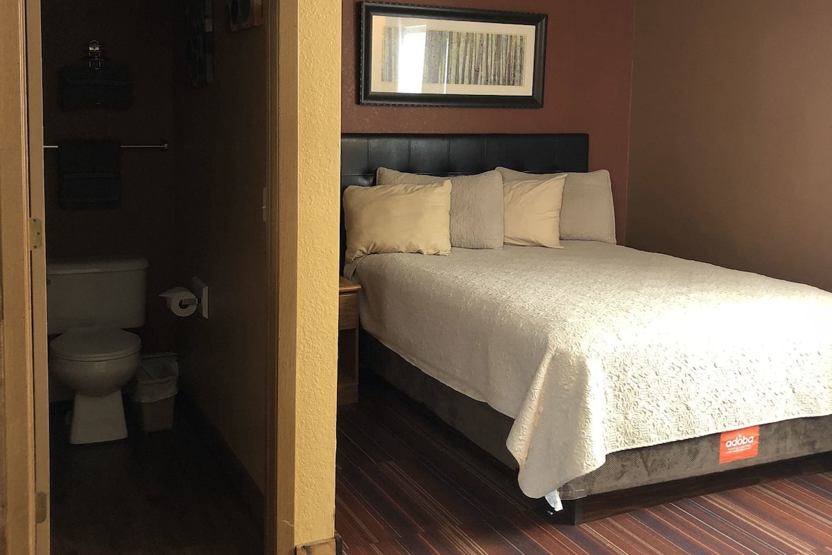 Cabaña, 1 cama Queen size | Ropa de cama de alta calidad, wifi gratis y acceso para silla de ruedas