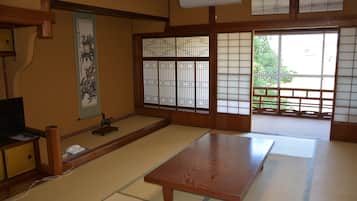 Japanese Style (15 Tatami Mat) Shared Bath
