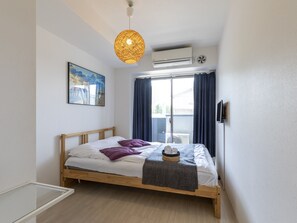 Blackout drapes, free WiFi, bed sheets - Tabist Gloire Osaka (Osaka)