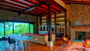 Mostrador de check-in y check-out