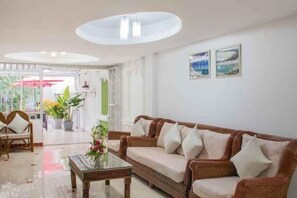 Interior - TJ Guest House (Pattaya)