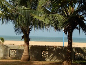 On the beach - Janishi Residencies (Negombo)