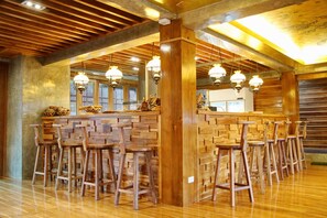 Bar (on property) - The Chaya Resort And Spa Chiang Mai (Chiang Mai)