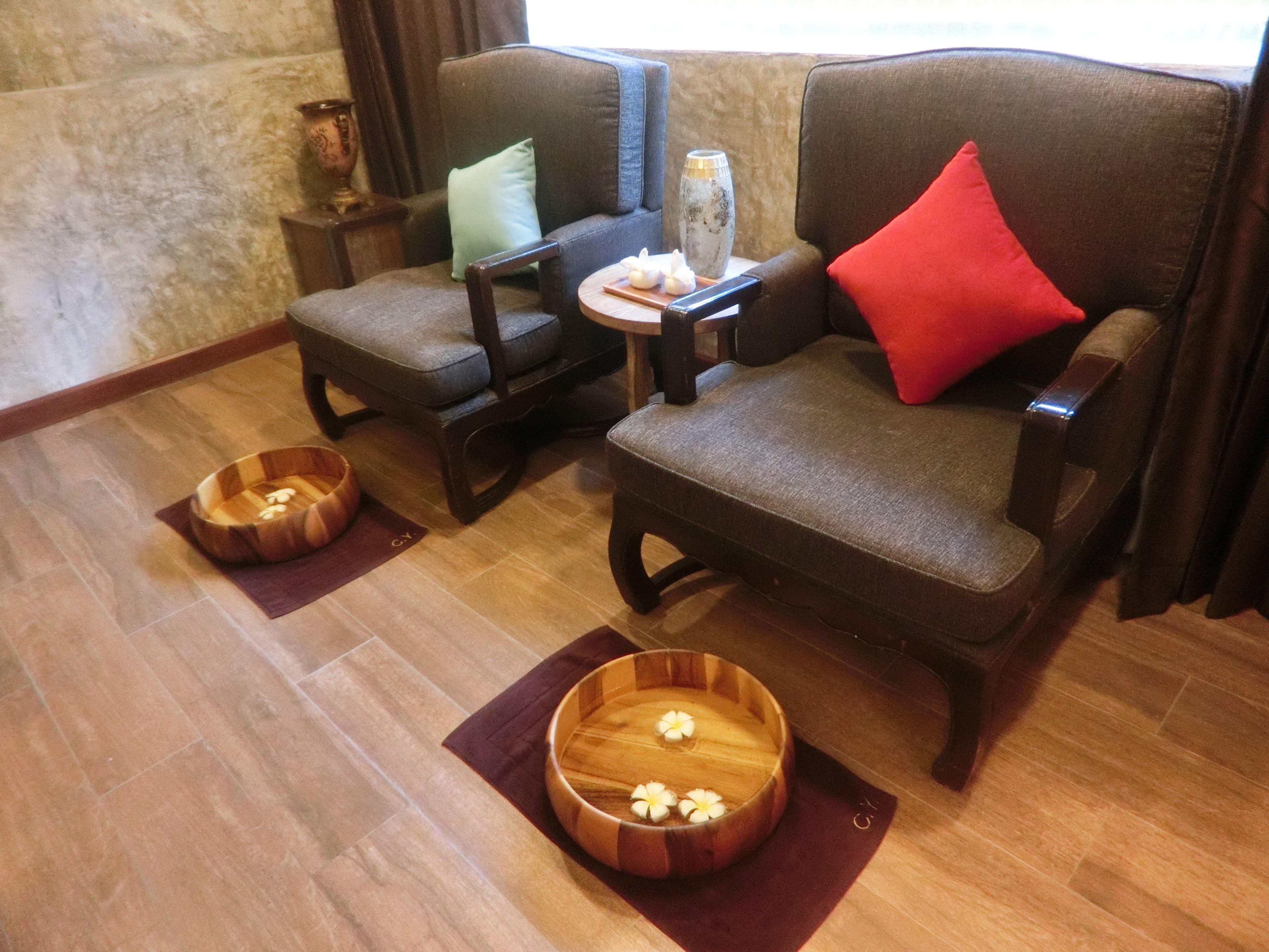 couples treatment room(s), thai massages, sports massages, massages