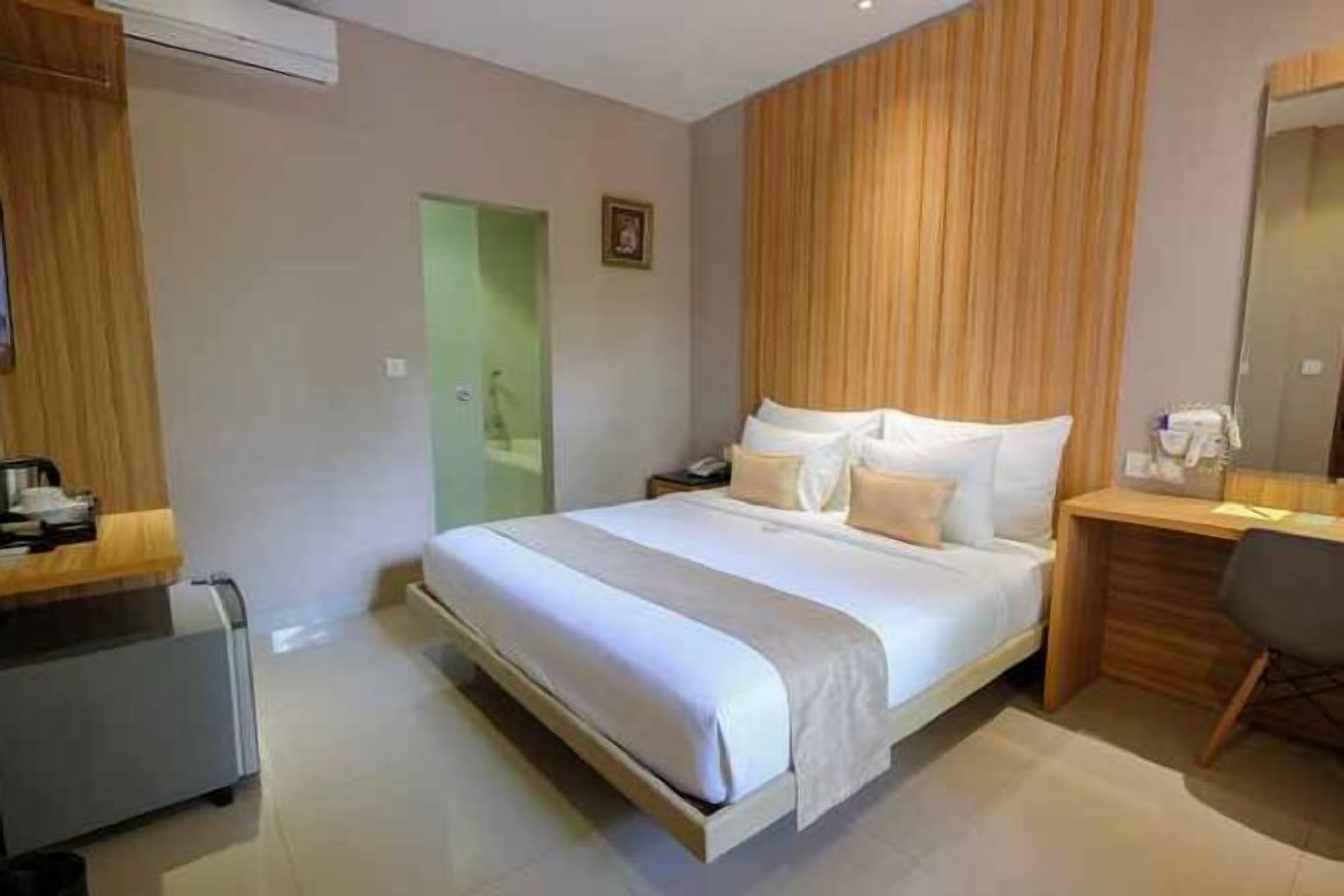 Coffres-forts dans les chambres, bureau, rideaux occultants