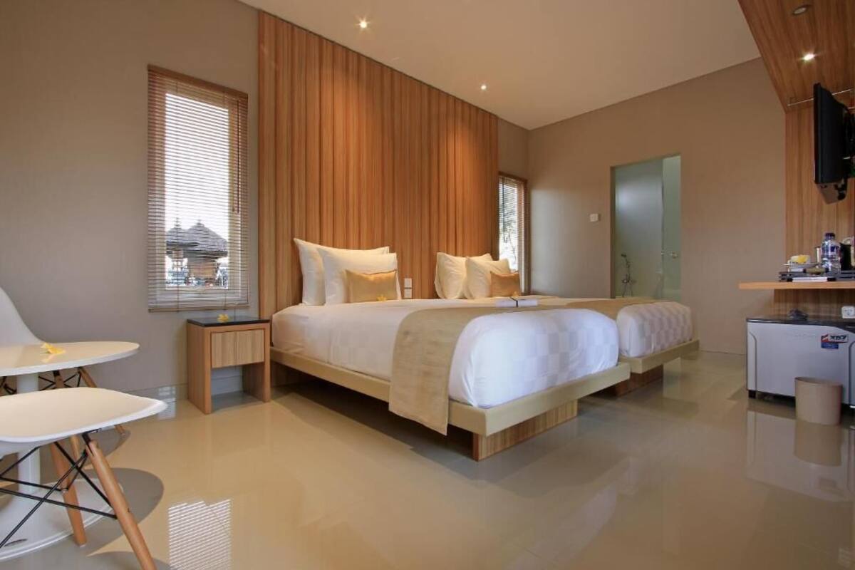 Deluxe Twin Room | In-room safe, desk, blackout drapes, WiFi (free)