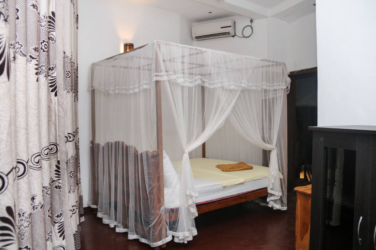 Deluxe Double Room - Non A/C | Desk