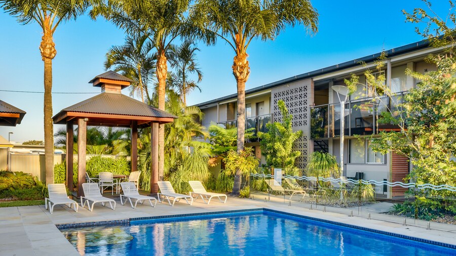 Nightcap at Golden Beach Tavern