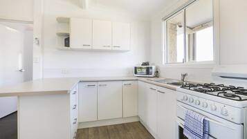 Apartamento, 2 quartos | Cozinha privada | Chaleira elétrica
