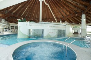 2 indoor pools, seasonal outdoor pool - Kusatsu Onsen Hotel Village (Kusatsu)