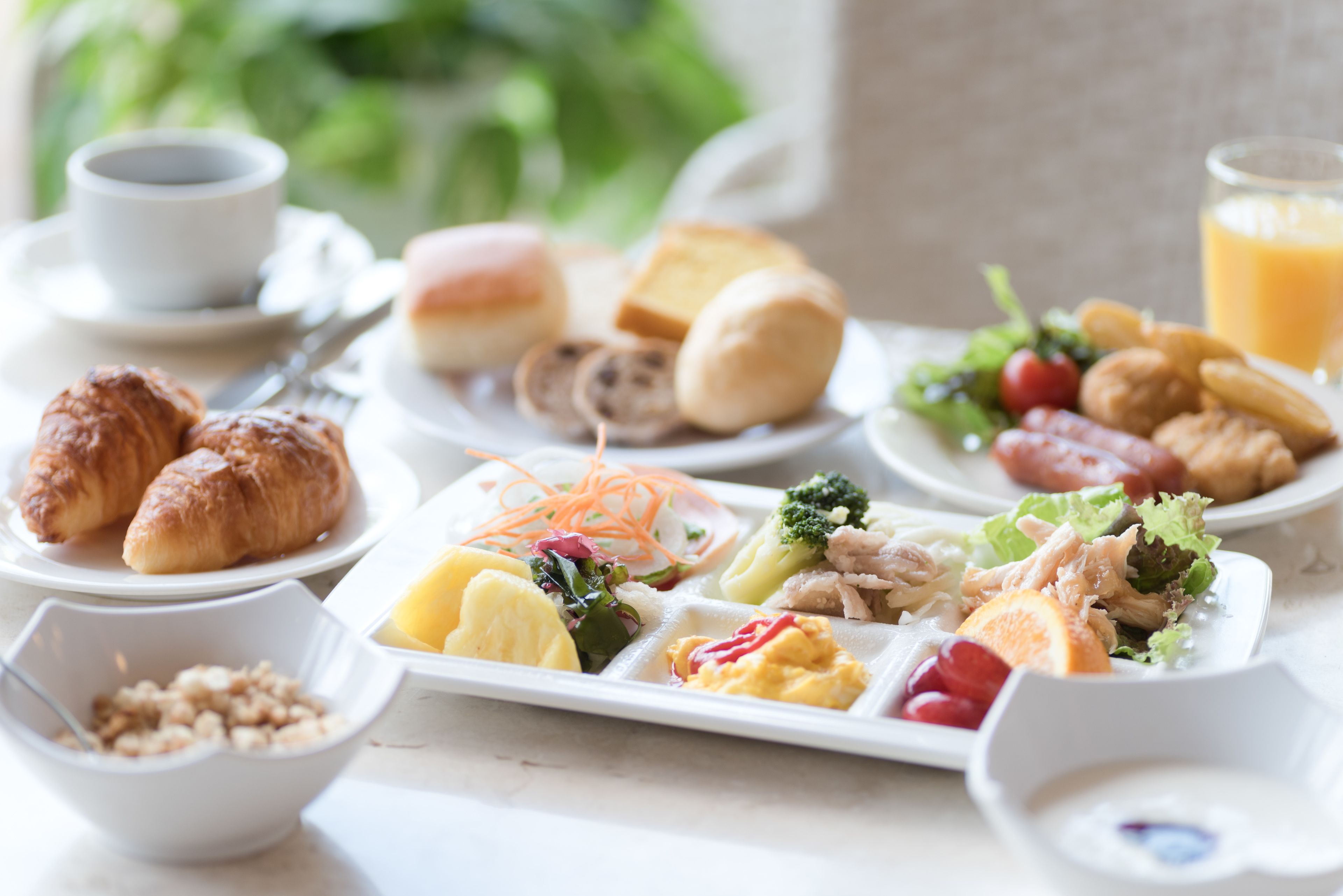 Daily buffet breakfast for a fee