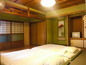 Japanese Style Room (max. 4 persons) | 1 Schlafzimmer, kostenloses Internet per Kabel, Bettwäsche
