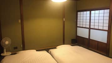 Japanese Style Room (max. 4 persons) | 1 間臥室、免費有線上網、床單