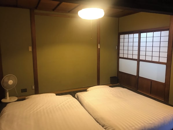 Japanese Style Room (max. 4 persons) | Ilmainen kiinteä internetyhteys, vuodevaatteet