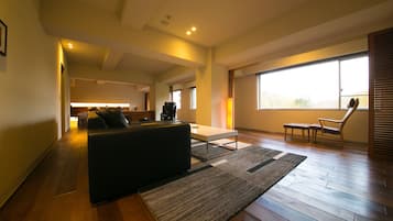 LCD 電視、DVD 播放機