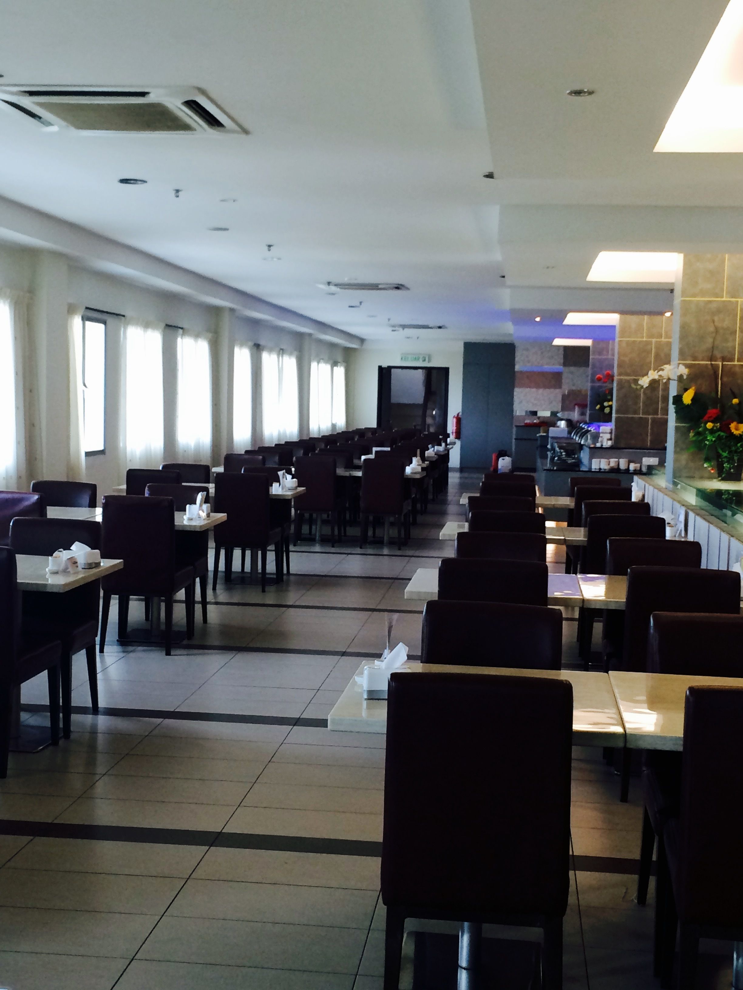 Daily cooked-to-order breakfast (MYR 21.20 per person)