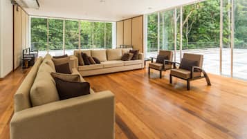 Lobby-Lounge