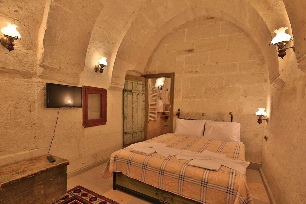 Habitació doble estàndard, vistes a la ciutat (Arch) | Planxa i posts de planxar, bressols gratuïts i llits addicionals 