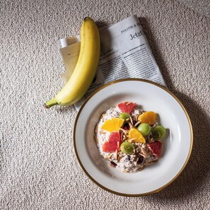 Tägliches Frühstücksbuffet (11.50 EUR pro Person)