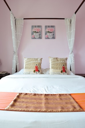 Superior Room | Desk - Vanilla Place (Chiang Mai)